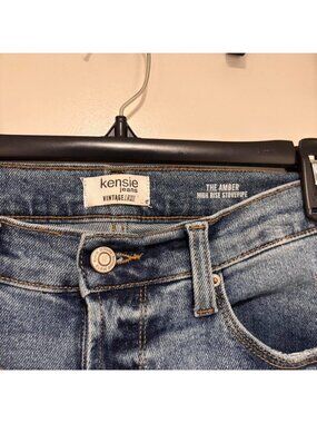 Kensie high rise blue jeans Size 27 Excellent...